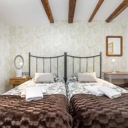 The Collection - Sarriegi Apartment